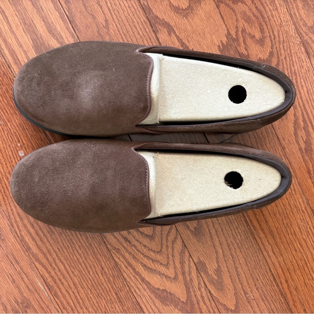 Sketchers Women’s Brown Suede Loafers